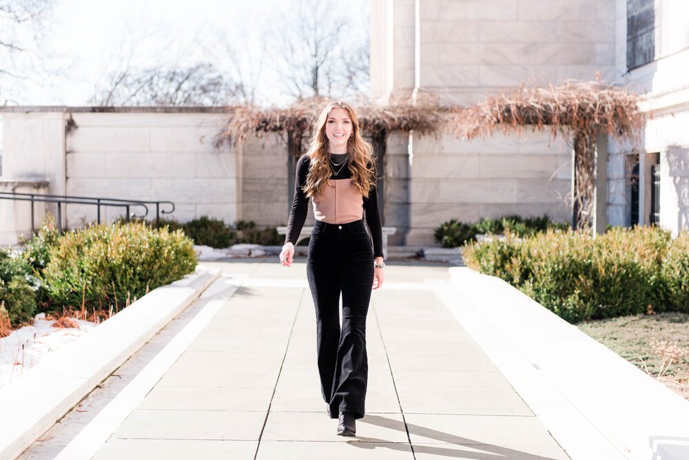 Senior-SarahBarr-Edit-2453.jpg